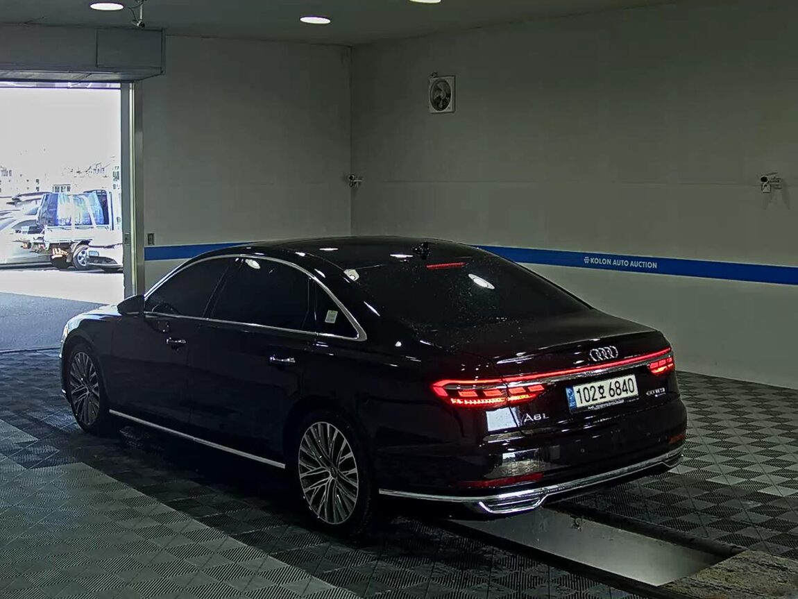 AUDI A8 (4TH GEN) L 60 TFSI QUATTRO 2020 - zdjęcie 6