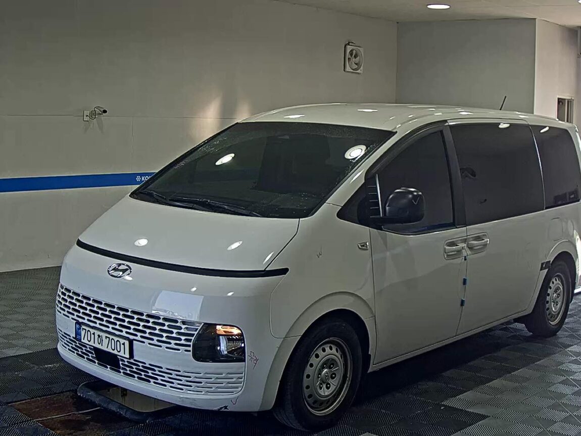 HYUNDAI STARIA 2.2 DIESEL TOURER 11-SEATER 2WD SMART 2022 - zdjęcie 2