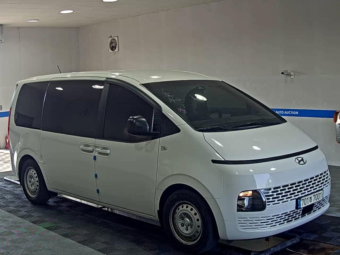 HYUNDAI STARIA 2.2 DIESEL TOURER 11-SEATER 2WD SMART 2022 - zdjęcie 3