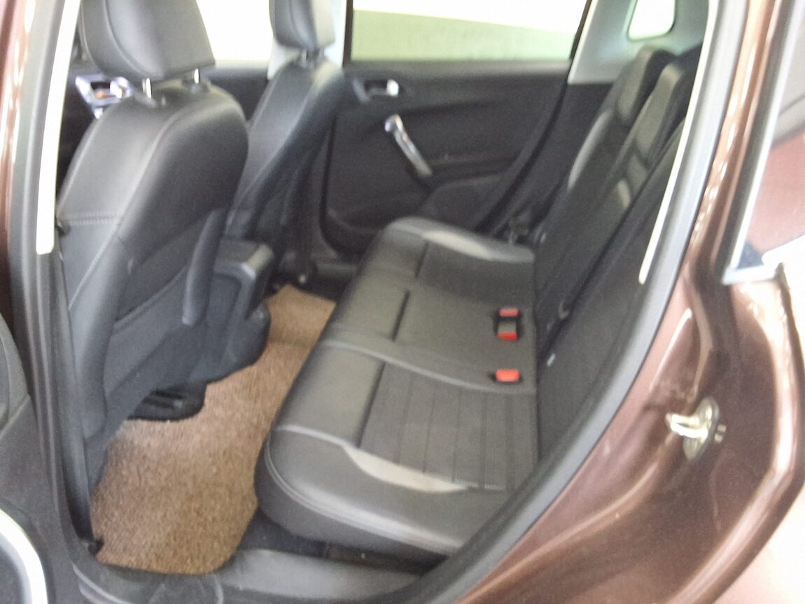 PEUGEOT 2008 1.6 e-HDi FELINE L 2016 - zdjęcie 13