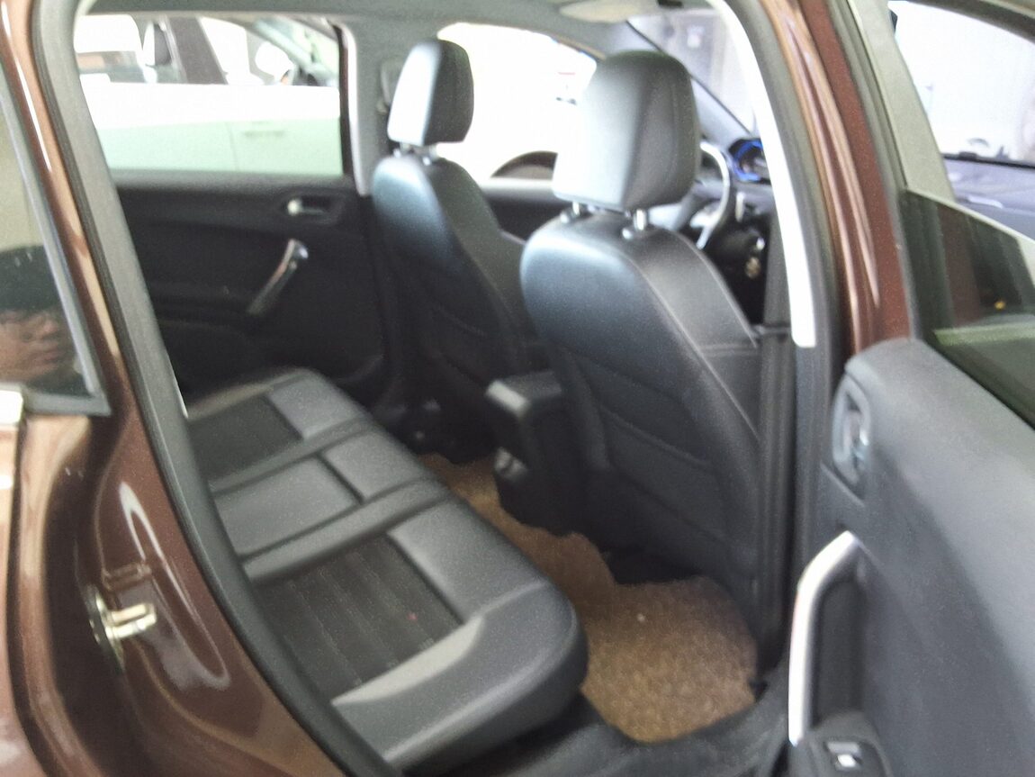 PEUGEOT 2008 1.6 e-HDi FELINE L 2016 - zdjęcie 14