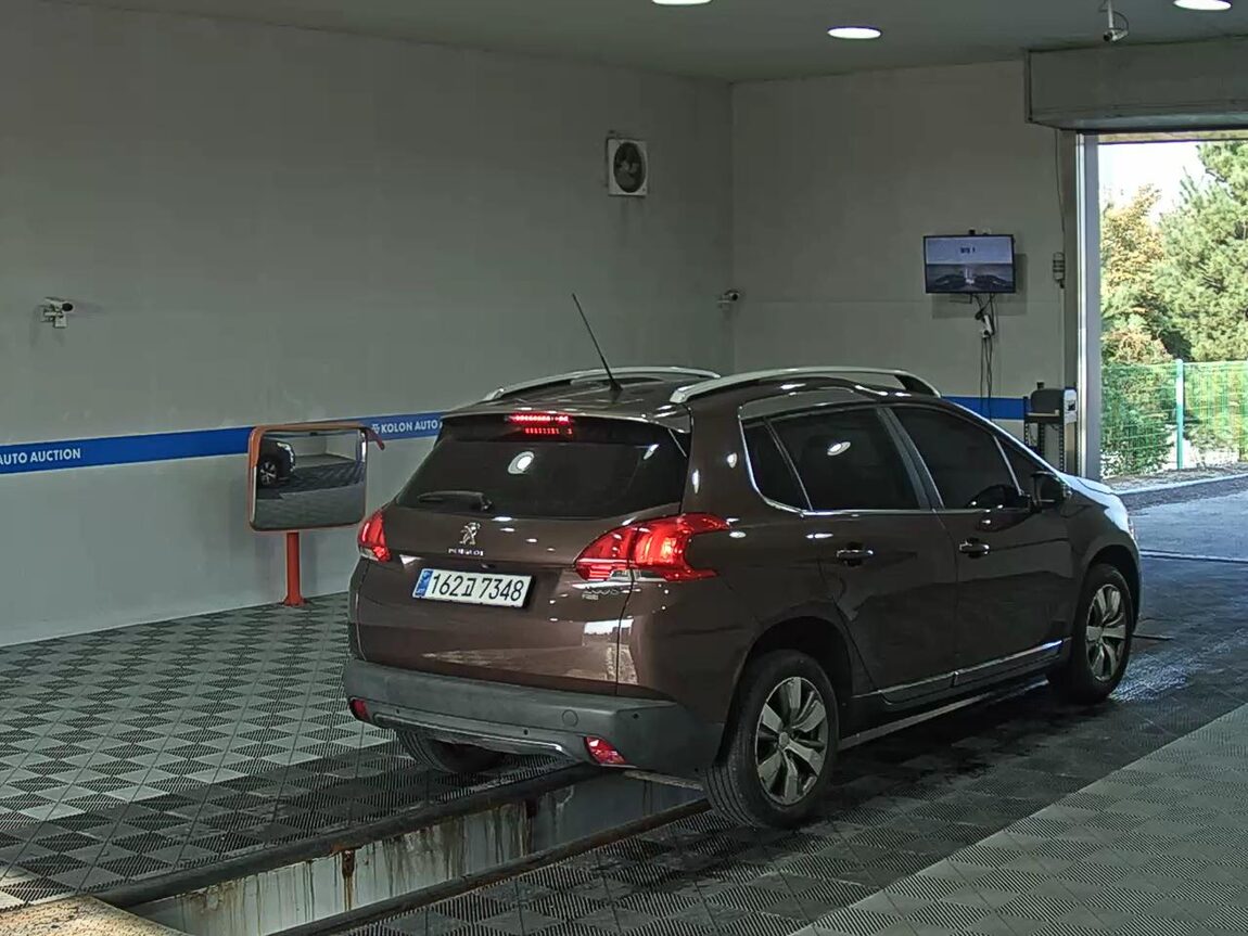 PEUGEOT 2008 1.6 e-HDi FELINE L 2016 - zdjęcie 5