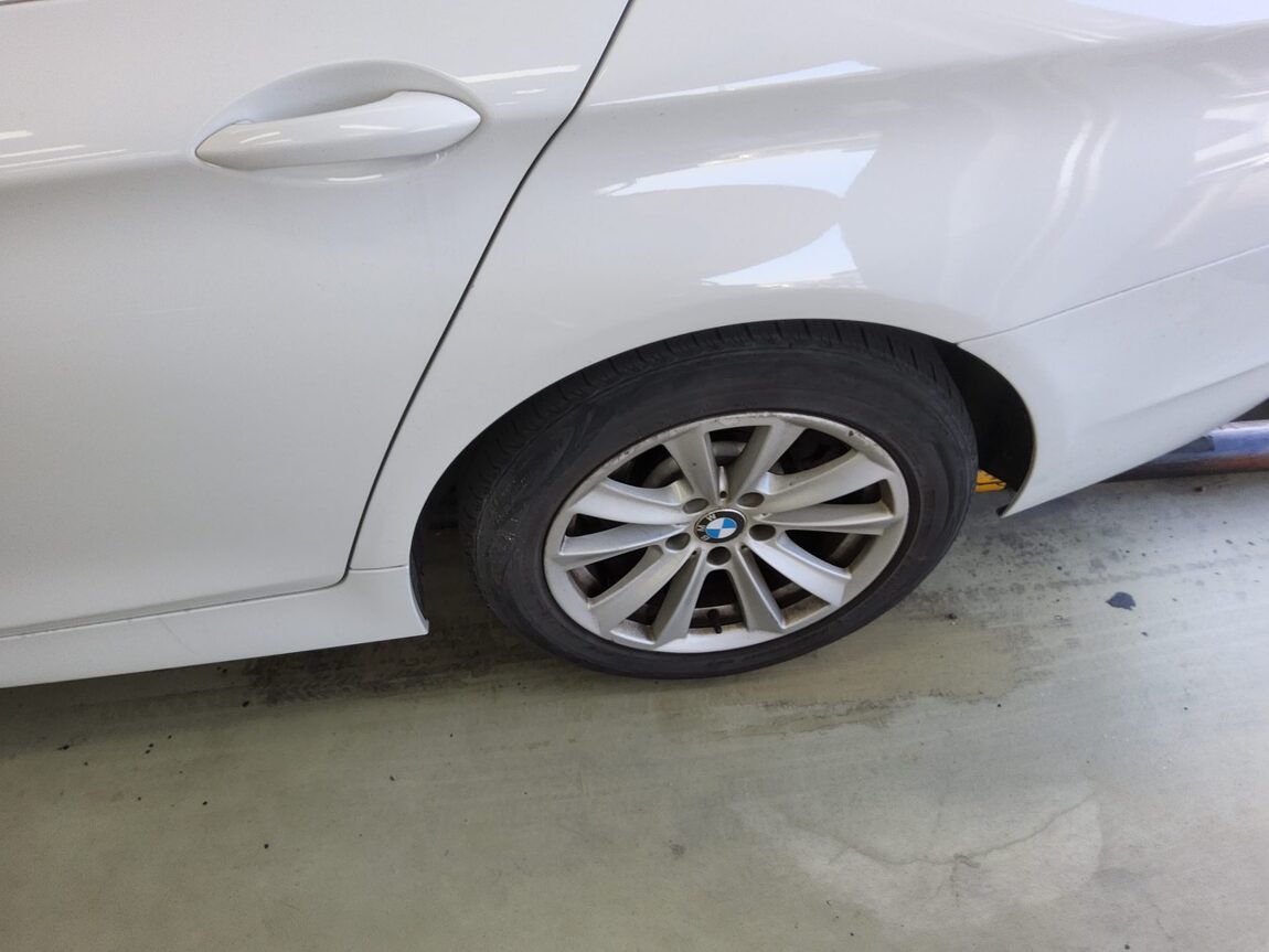 BMW 5 SERIES (6TH GEN) 520d 2013 - zdjęcie 22