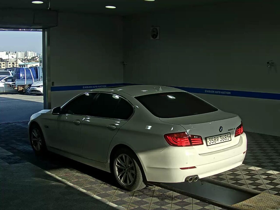 BMW 5 SERIES (6TH GEN) 520d 2013 - zdjęcie 6