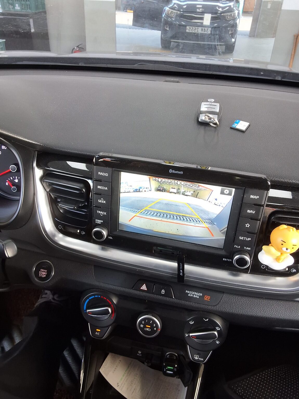 KIA STONIC 1.4 GASOLINE TRENDY 2018 - zdjęcie 17