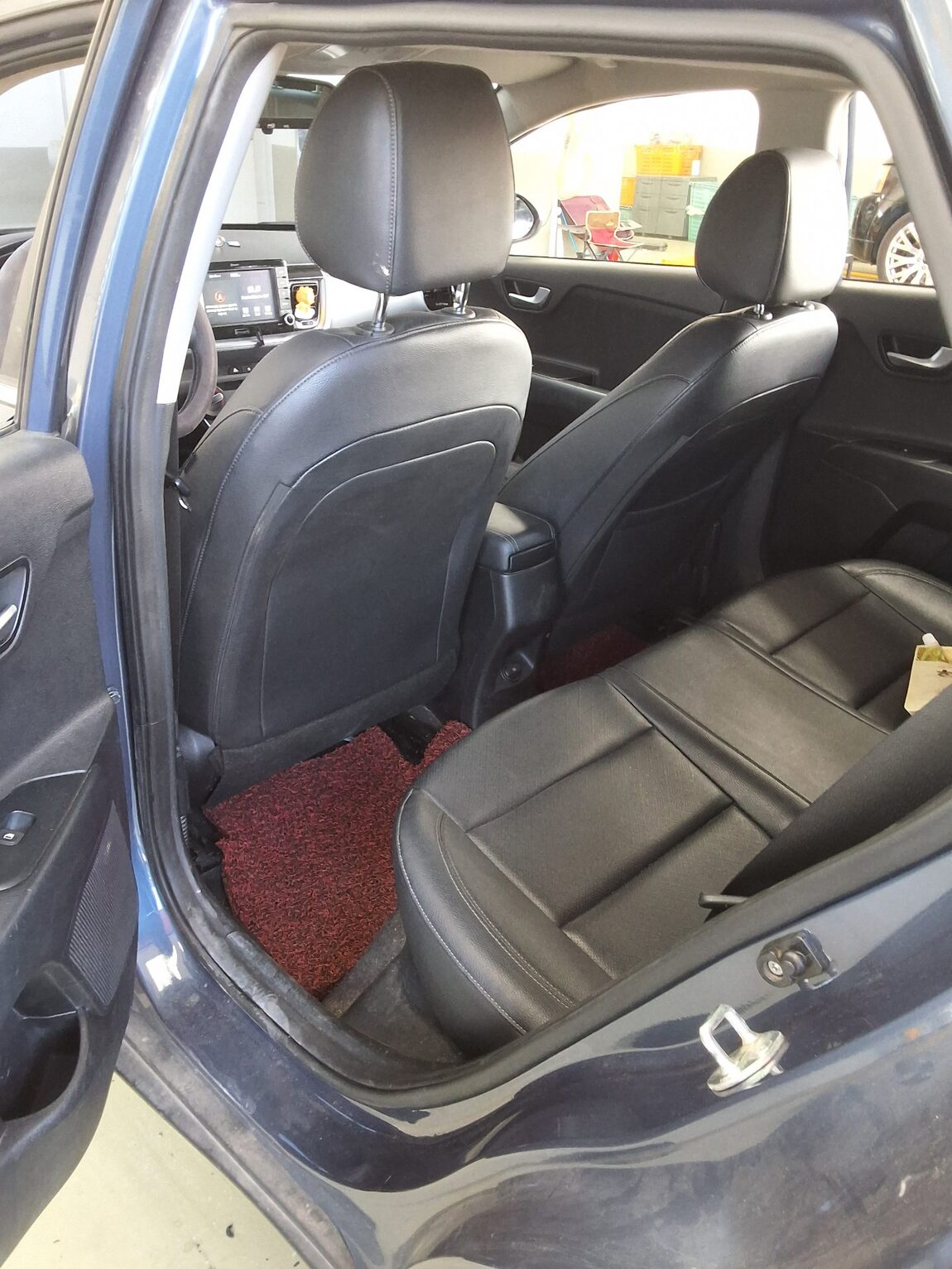 KIA STONIC 1.4 GASOLINE TRENDY 2018 - zdjęcie 12