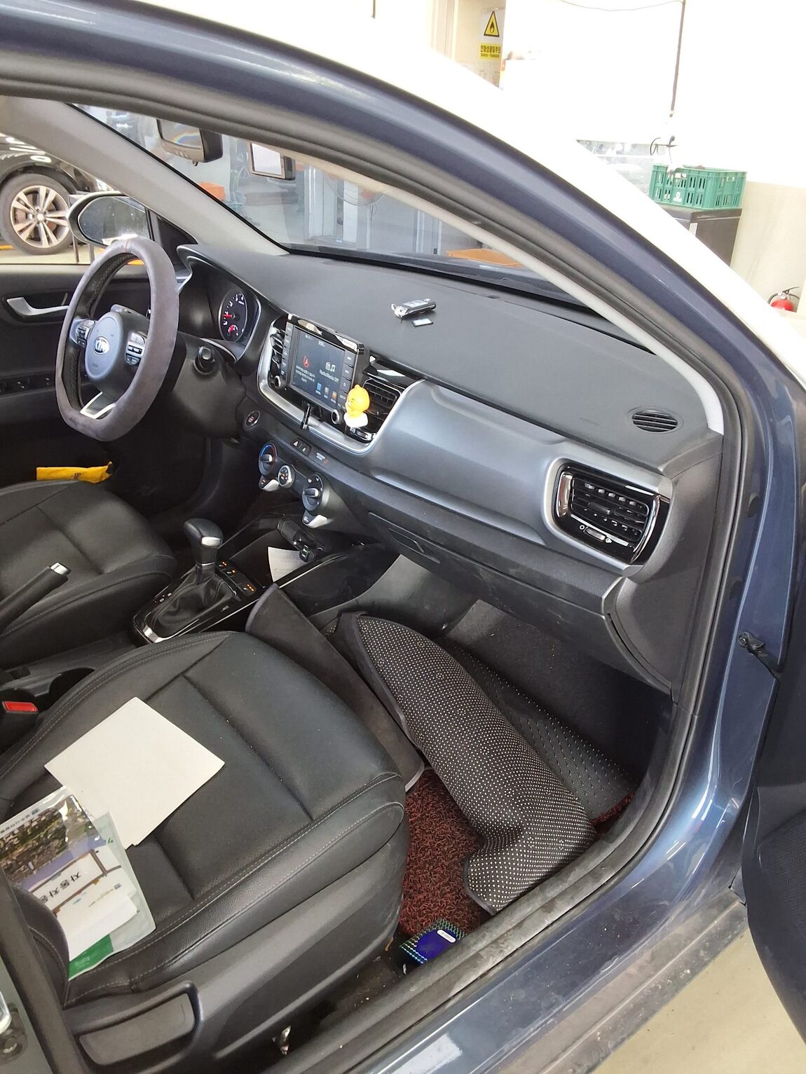 KIA STONIC 1.4 GASOLINE TRENDY 2018 - zdjęcie 14