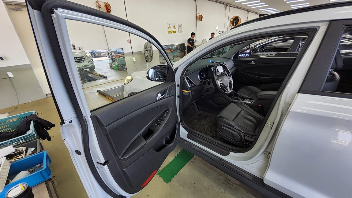 HYUNDAI ALL NEW TUCSON DIESEL R2.0 4WD MODERN 2017 - zdjęcie 10