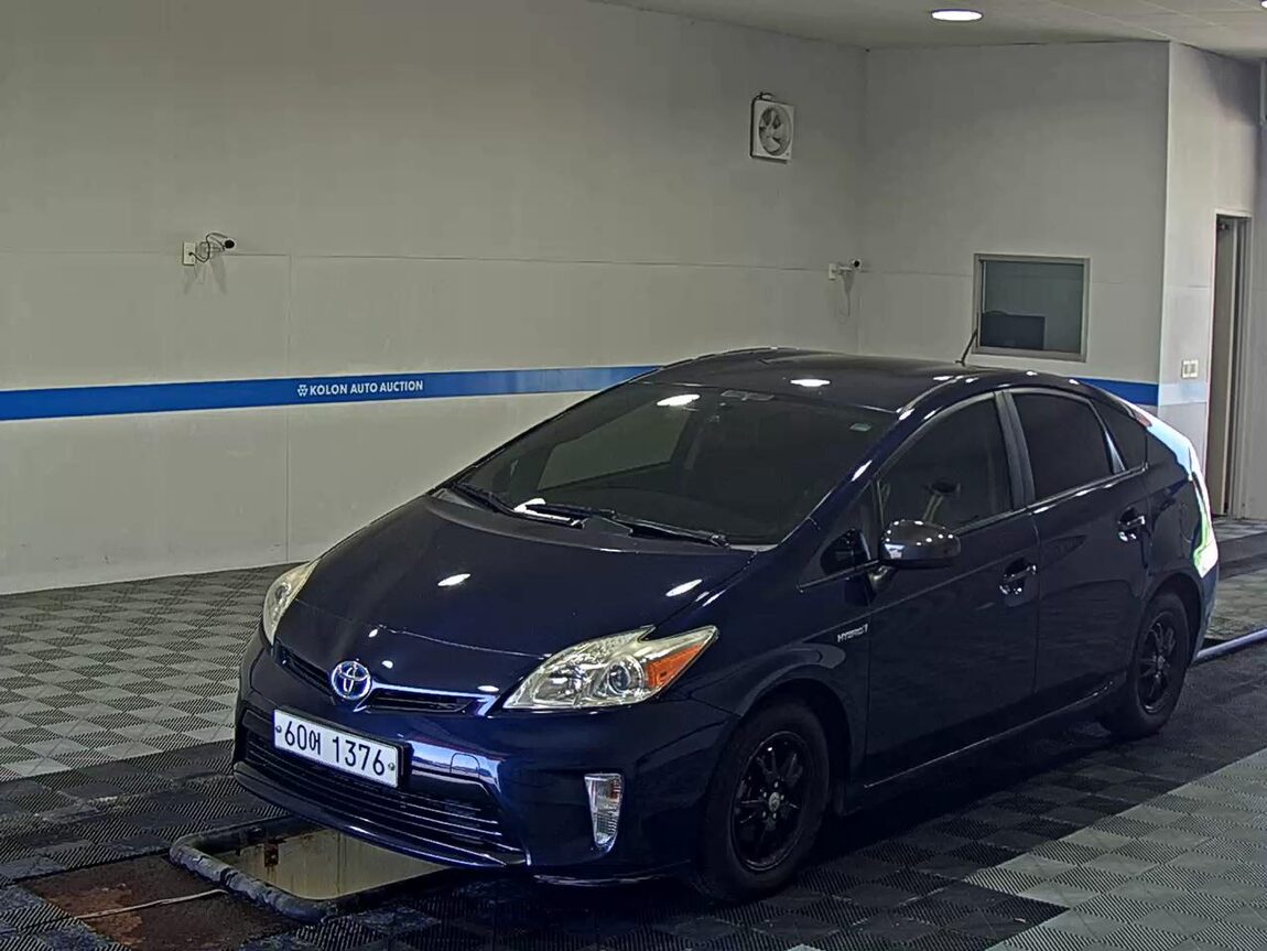 TOYOTA PRIUS (3RD GEN) 1.8 2012 - zdjęcie 2