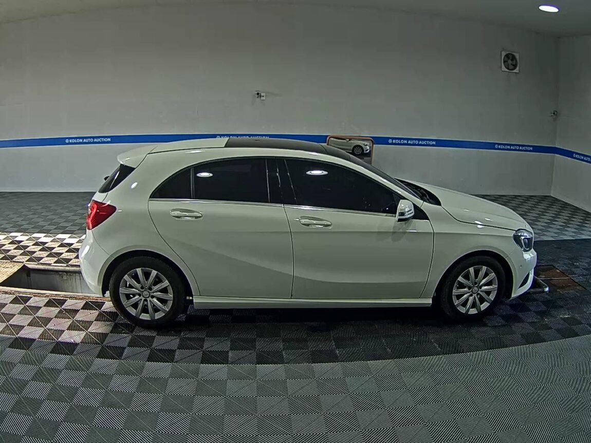 MERCEDES-BENZ A-CLASS (3RD GEN) A200 CDI STYLE 2015 - zdjęcie 4