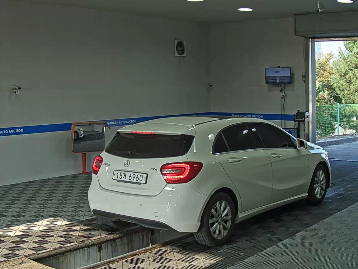 MERCEDES-BENZ A-CLASS (3RD GEN) A200 CDI STYLE 2015 - zdjęcie 5