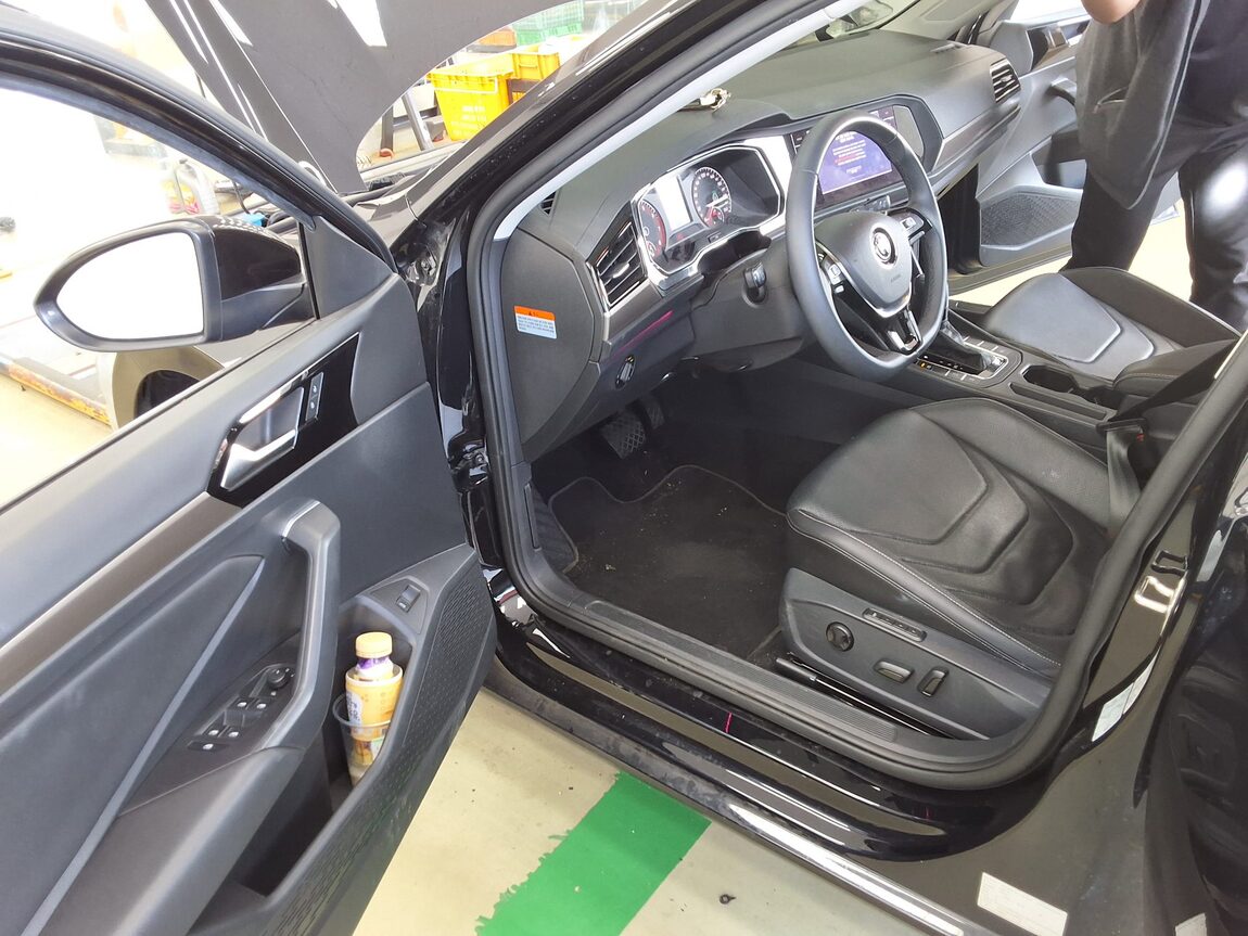 VOLKSWAGEN JETTA (7TH GEN) 1.4 TSI PREMIUM 2020 - zdjęcie 10