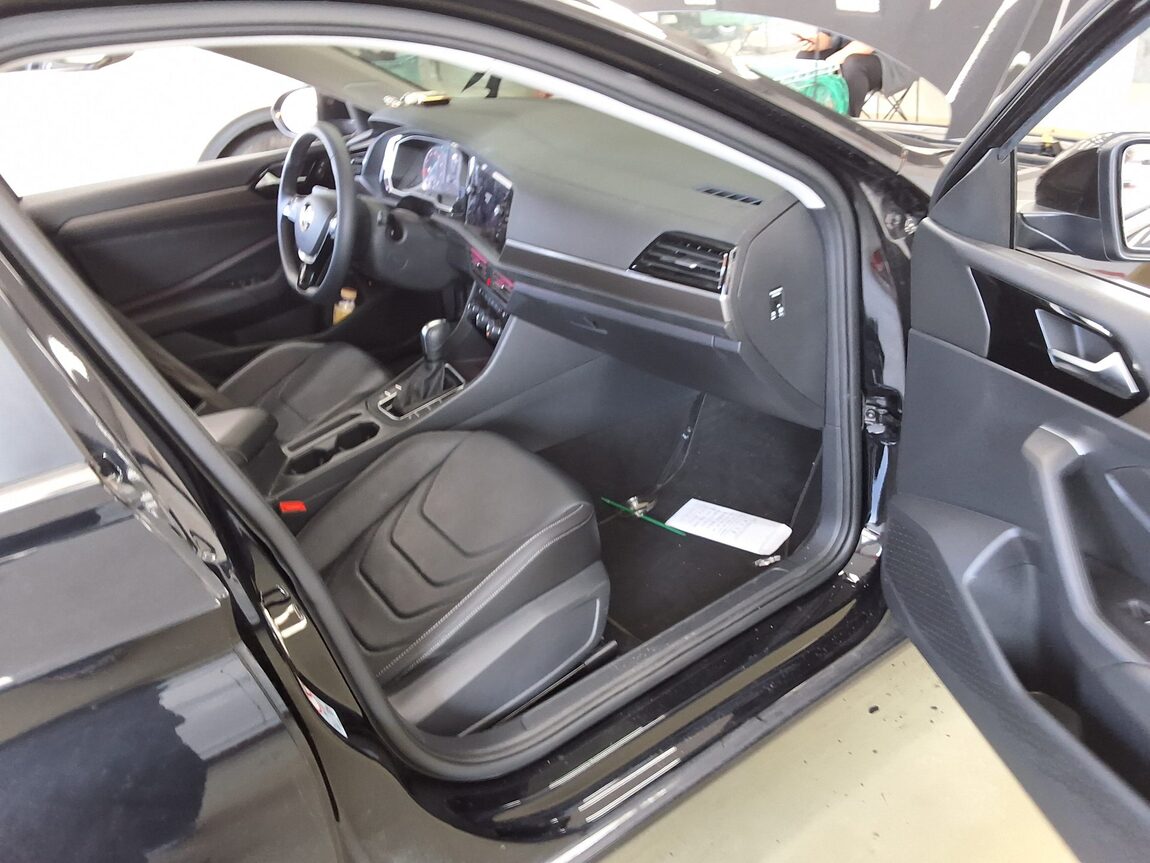 VOLKSWAGEN JETTA (7TH GEN) 1.4 TSI PREMIUM 2020 - zdjęcie 14