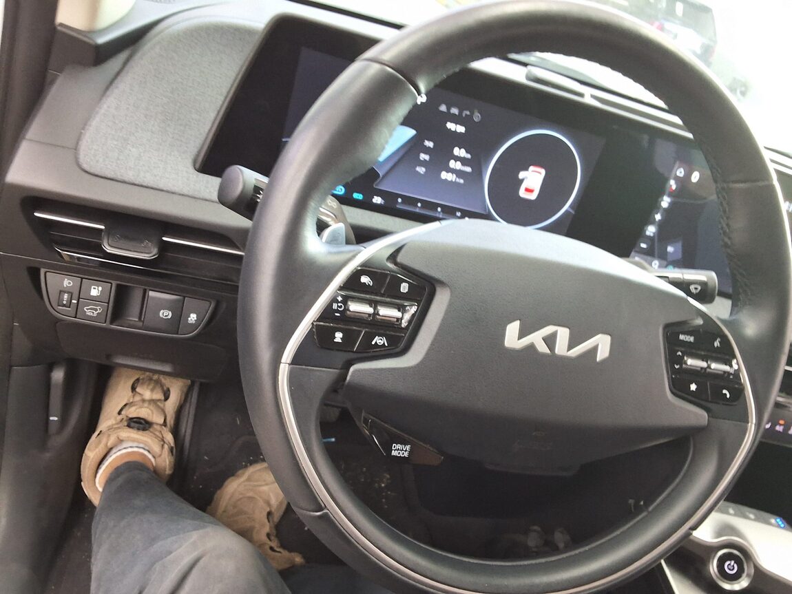 KIA EV6 LONG RANGE 2WD AIR 2022 - zdjęcie 23
