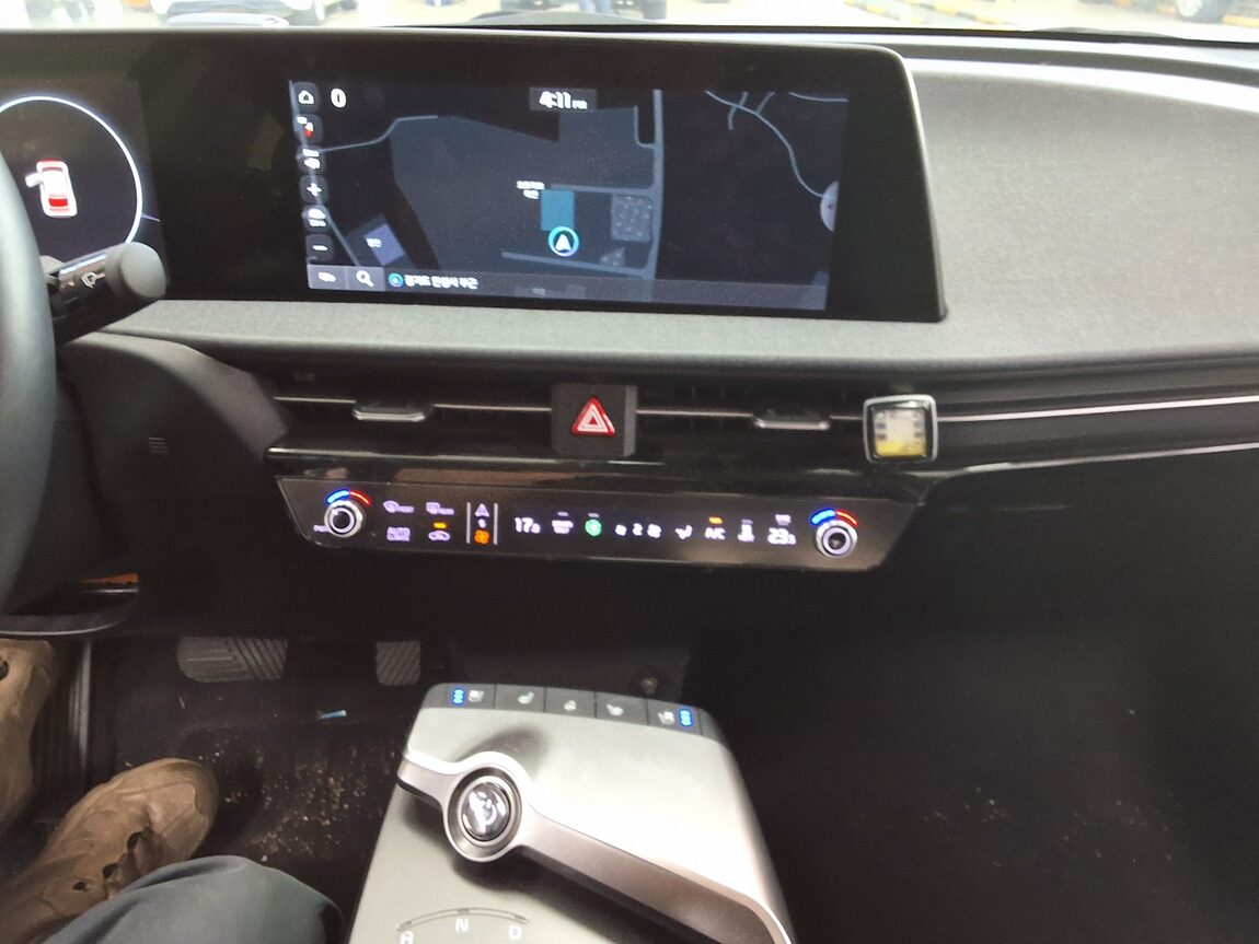 KIA EV6 LONG RANGE 2WD AIR 2022 - zdjęcie 24