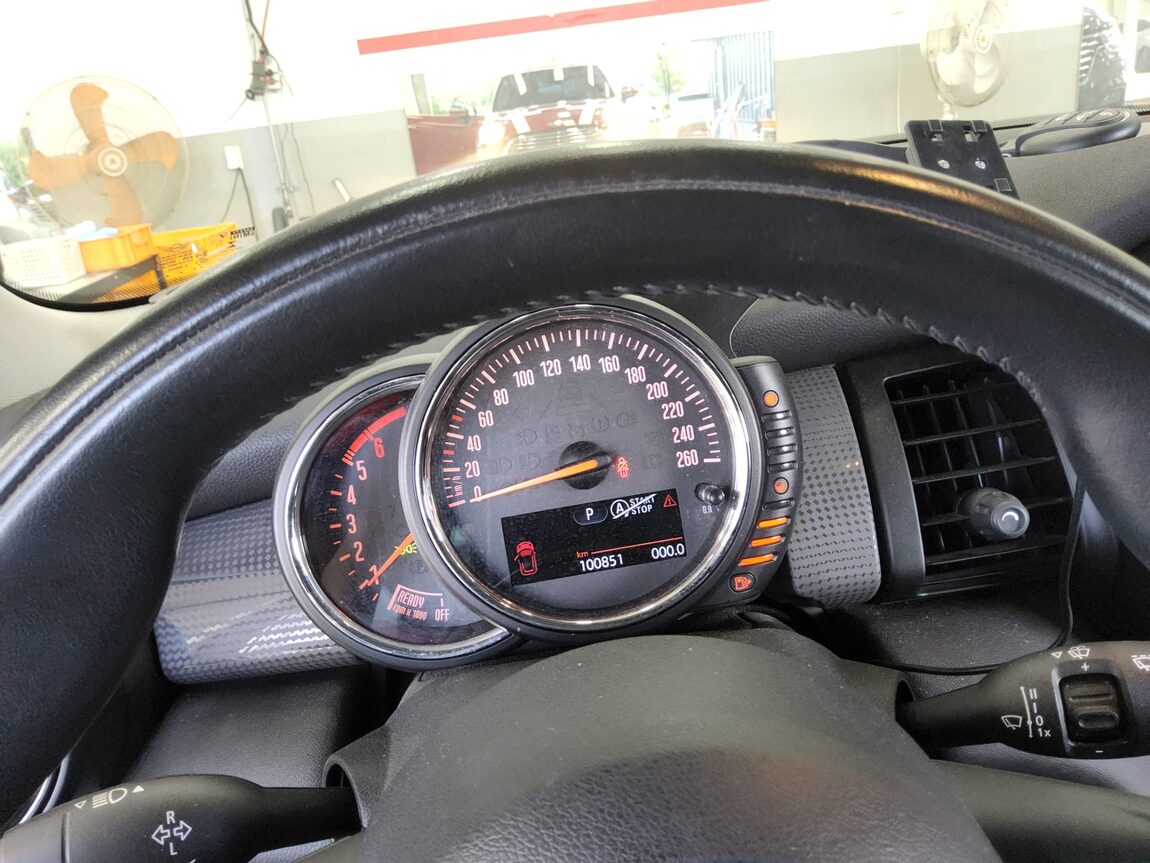 MINI COOPER (3RD GEN) 1.5 D 2015 - zdjęcie 9