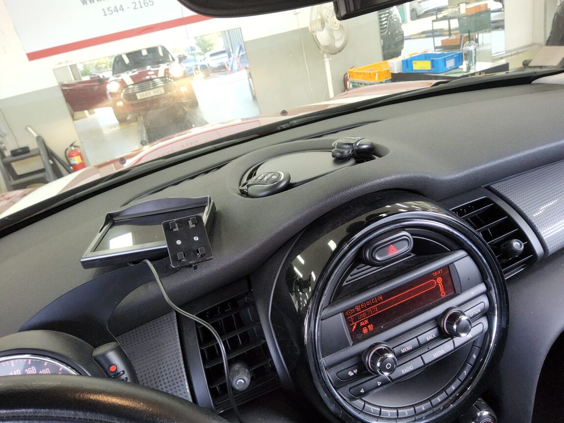 MINI COOPER (3RD GEN) 1.5 D 2015 - zdjęcie 16