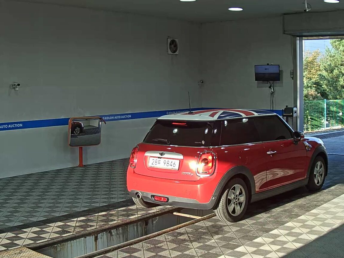 MINI COOPER (3RD GEN) 1.5 D 2015 - zdjęcie 5