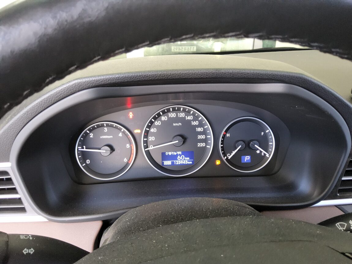HYUNDAI THE NEW GRAND STAREX 9-SEATER DIESEL EXCLUSIVE 2020 - zdjęcie 9