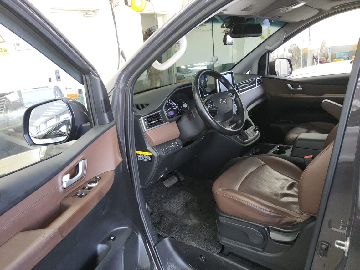 HYUNDAI THE NEW GRAND STAREX 9-SEATER DIESEL EXCLUSIVE 2020 - zdjęcie 10