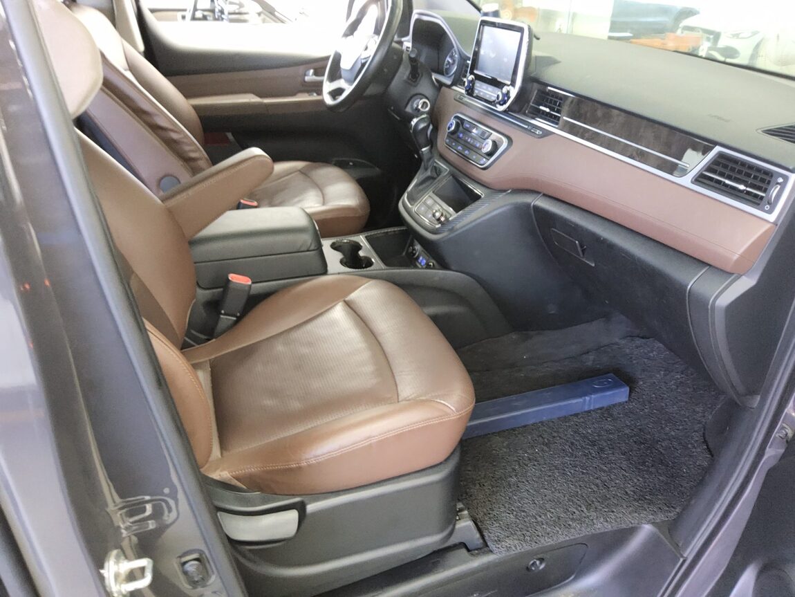 HYUNDAI THE NEW GRAND STAREX 9-SEATER DIESEL EXCLUSIVE 2020 - zdjęcie 14