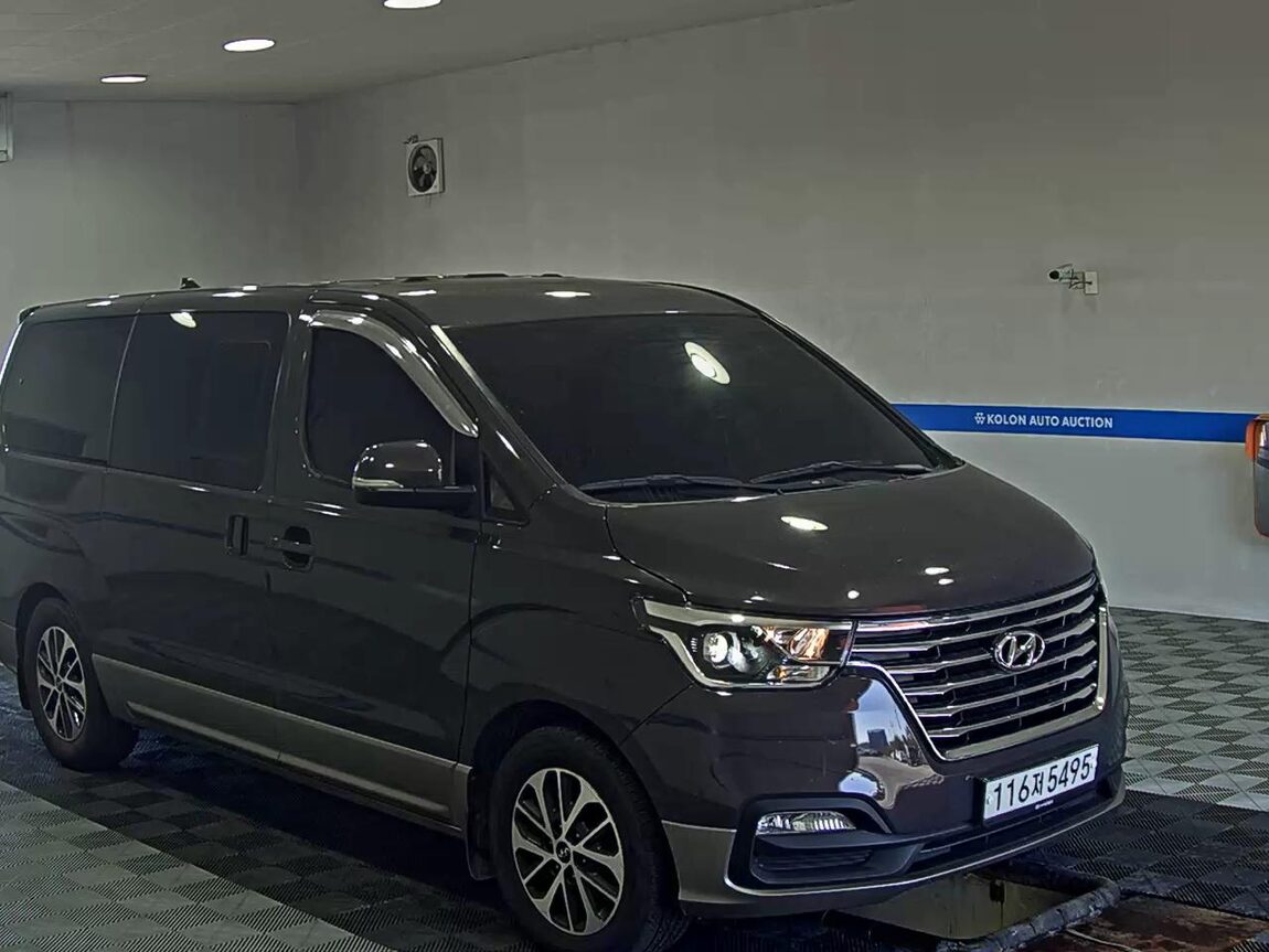 HYUNDAI THE NEW GRAND STAREX 9-SEATER DIESEL EXCLUSIVE 2020 - zdjęcie 3