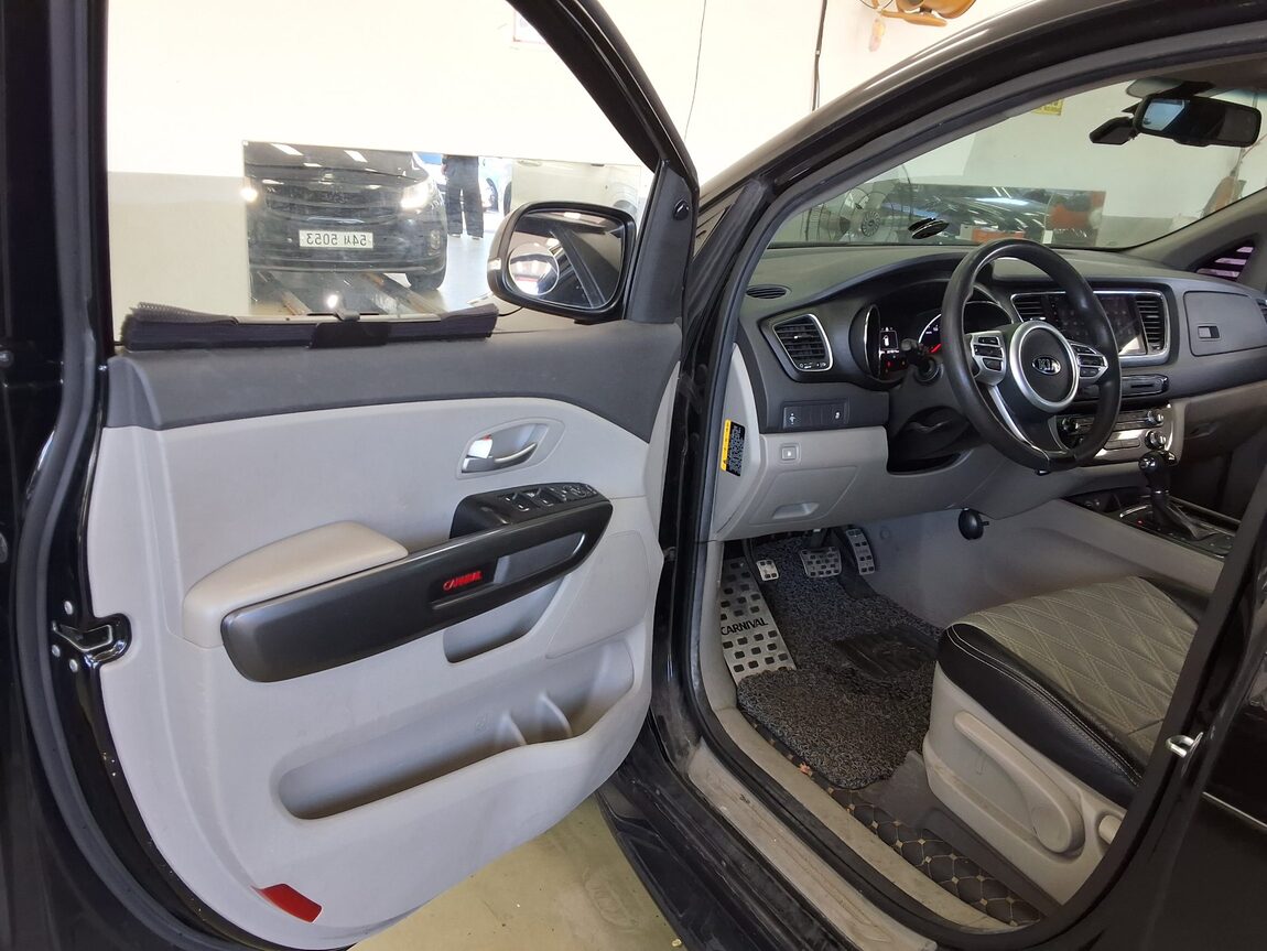 KIA ALL NEW CARNIVAL 11-SEATER DIESEL DELUXE 2016 - zdjęcie 10