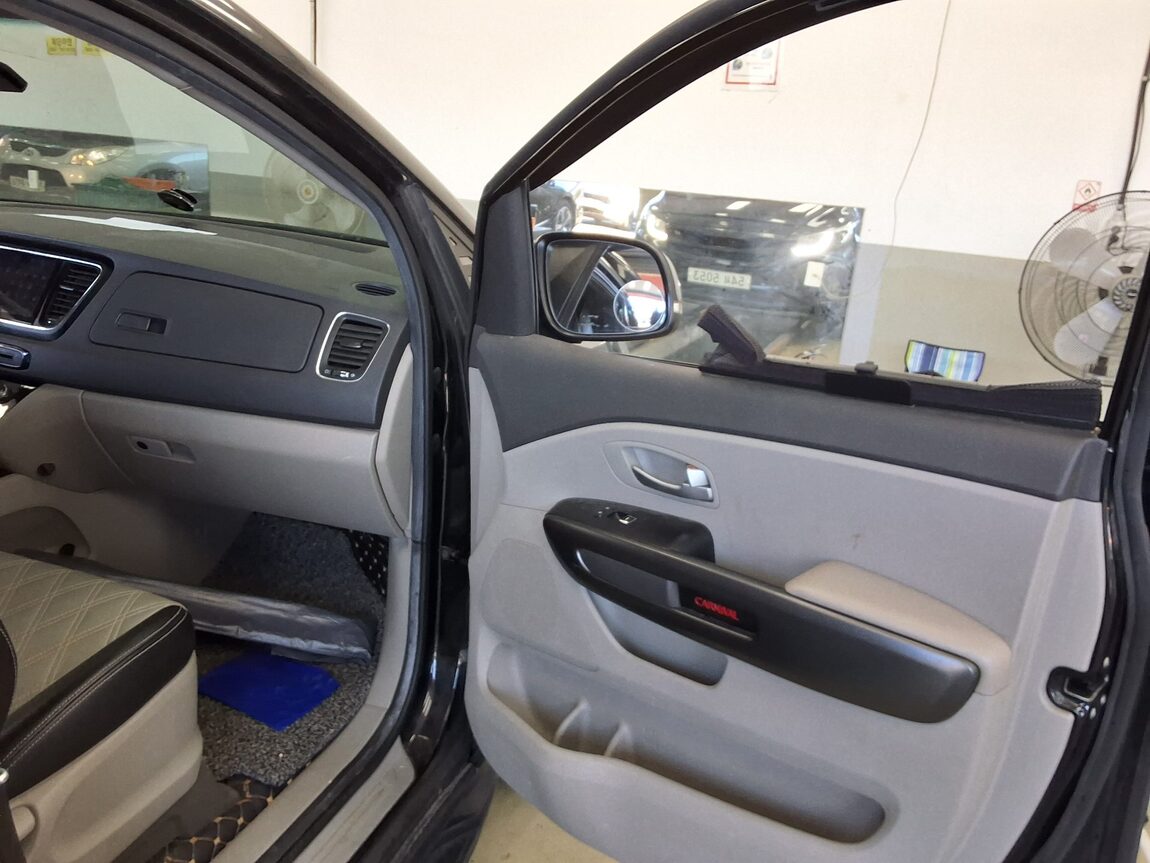 KIA ALL NEW CARNIVAL 11-SEATER DIESEL DELUXE 2016 - zdjęcie 14