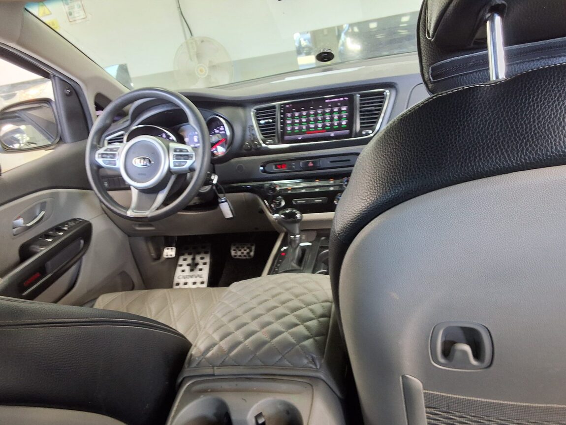 KIA ALL NEW CARNIVAL 11-SEATER DIESEL DELUXE 2016 - zdjęcie 11