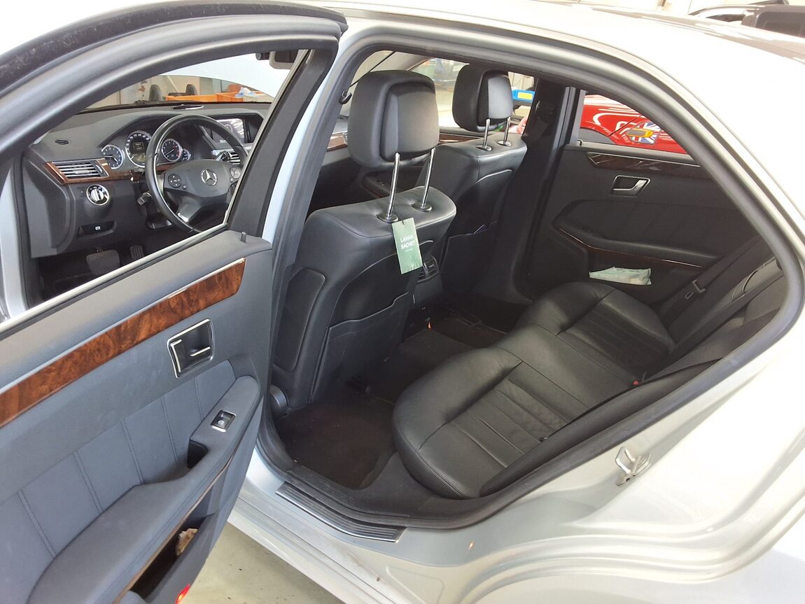 MERCEDES-BENZ E-CLASS (4TH GEN) E300 ELEGANCE 2012 - zdjęcie 12