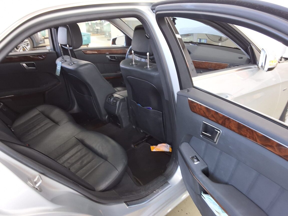 MERCEDES-BENZ E-CLASS (4TH GEN) E300 ELEGANCE 2012 - zdjęcie 13