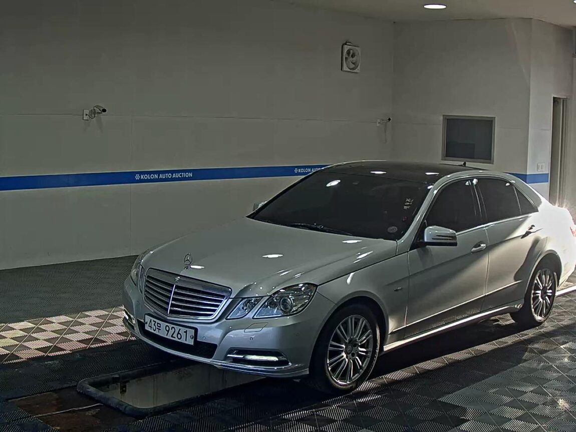MERCEDES-BENZ E-CLASS (4TH GEN) E300 ELEGANCE 2012 - zdjęcie 2