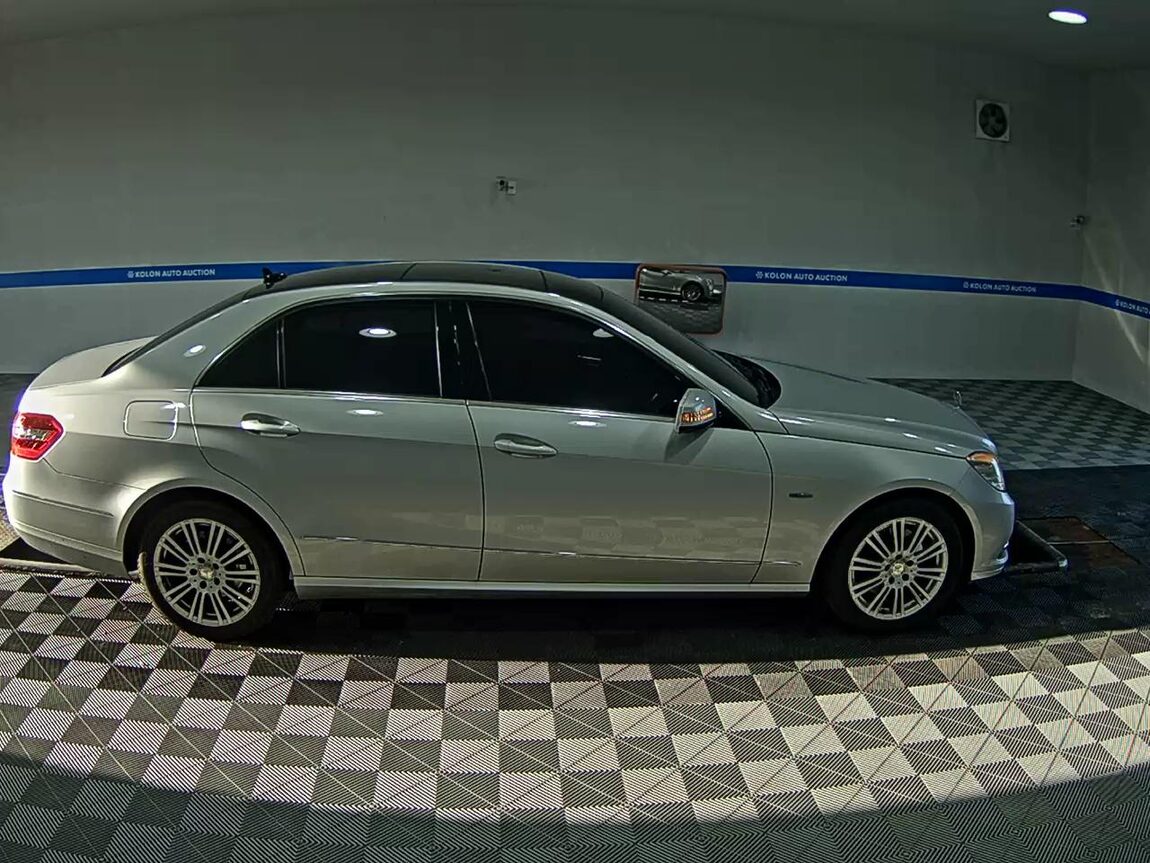 MERCEDES-BENZ E-CLASS (4TH GEN) E300 ELEGANCE 2012 - zdjęcie 4