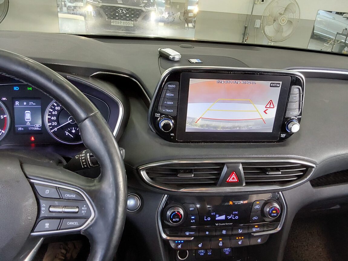 HYUNDAI SANTA FE (TM) R2.2 2WD EXCLUSIVE 2020 - zdjęcie 17