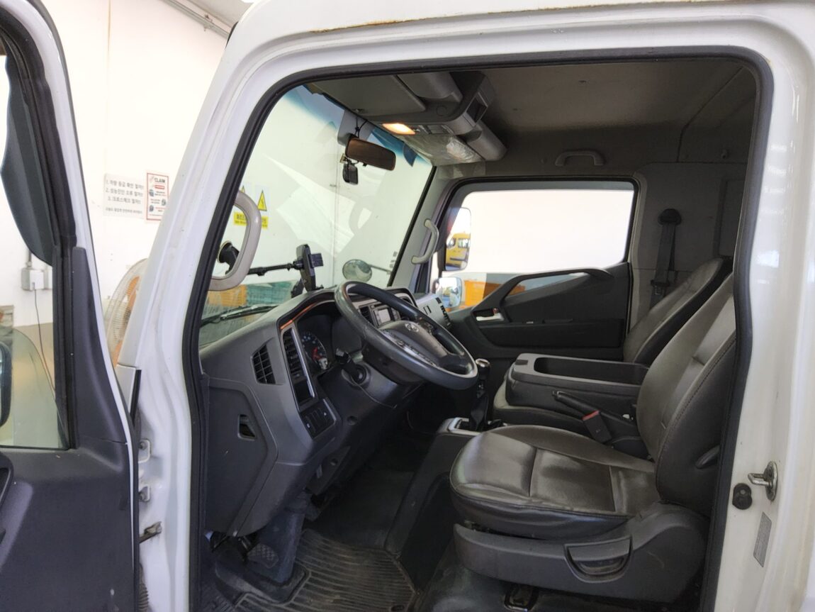 HYUNDAI ALL NEW MIGHTY 3.5 TON SUPER CAB LONG WHEELBASE HIGH DECK 2018 - zdjęcie 10