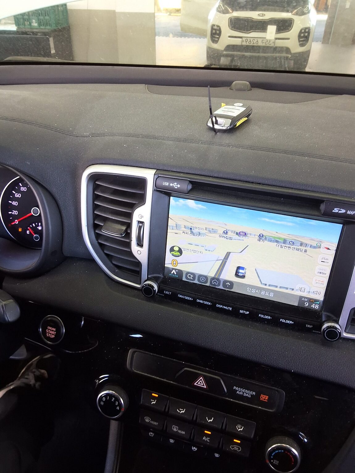 KIA NEW SPORTAGE R2.0 2WD PRESTIGE 2018 - zdjęcie 17