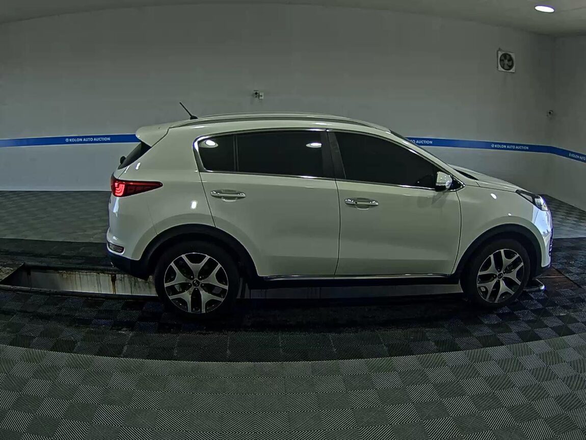 KIA NEW SPORTAGE R2.0 2WD PRESTIGE 2018 - zdjęcie 4