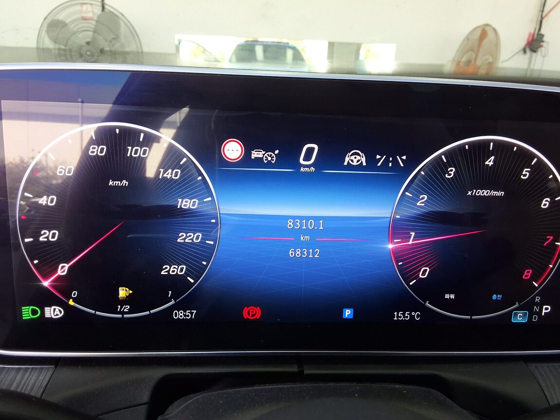 MERCEDES-BENZ C-CLASS (5TH GEN) C300 4MATIC AVANTGARDE 2023 - zdjęcie 9