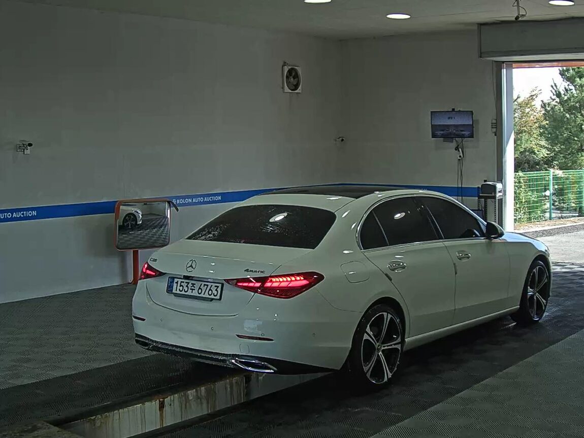 MERCEDES-BENZ C-CLASS (5TH GEN) C300 4MATIC AVANTGARDE 2023 - zdjęcie 5