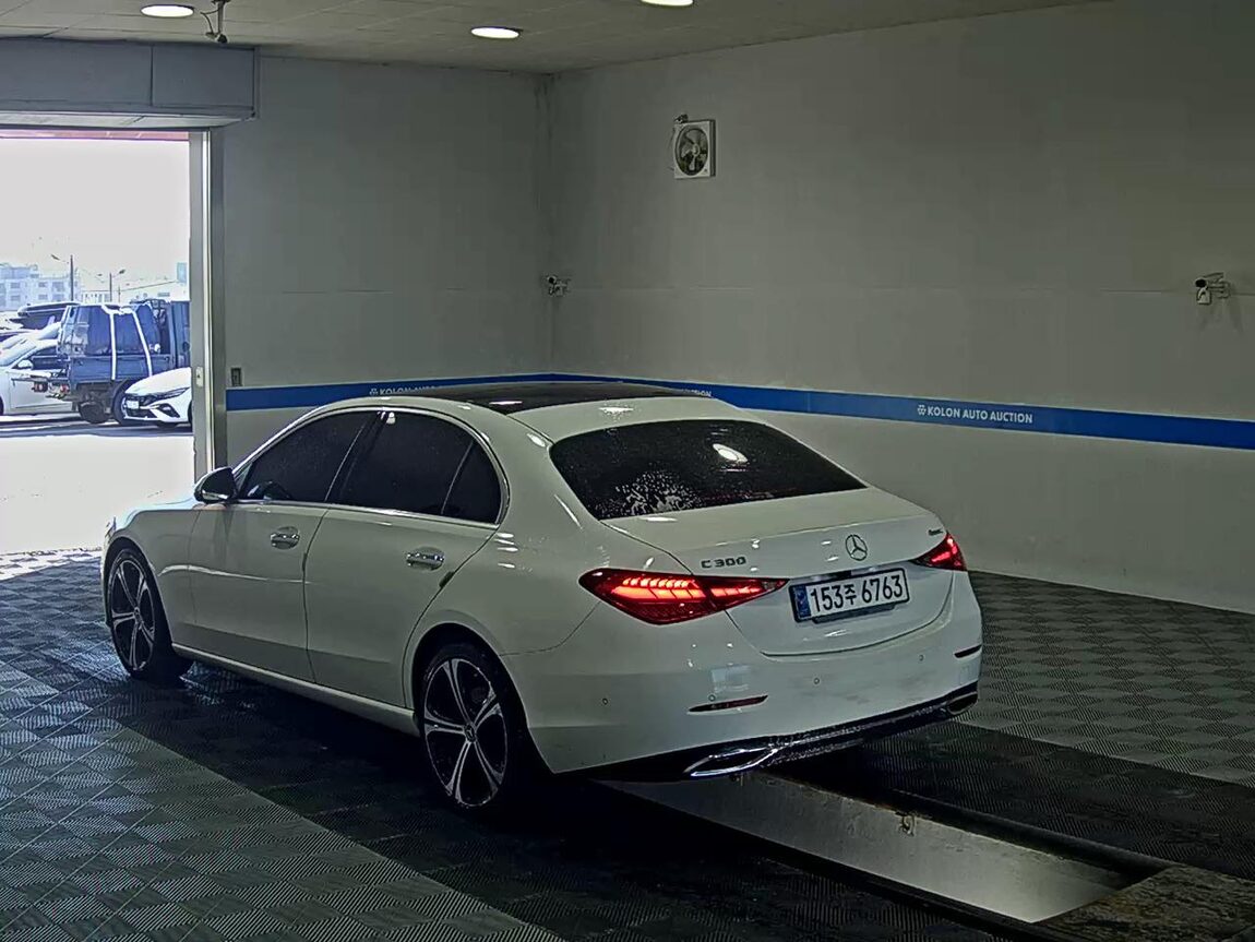 MERCEDES-BENZ C-CLASS (5TH GEN) C300 4MATIC AVANTGARDE 2023 - zdjęcie 6