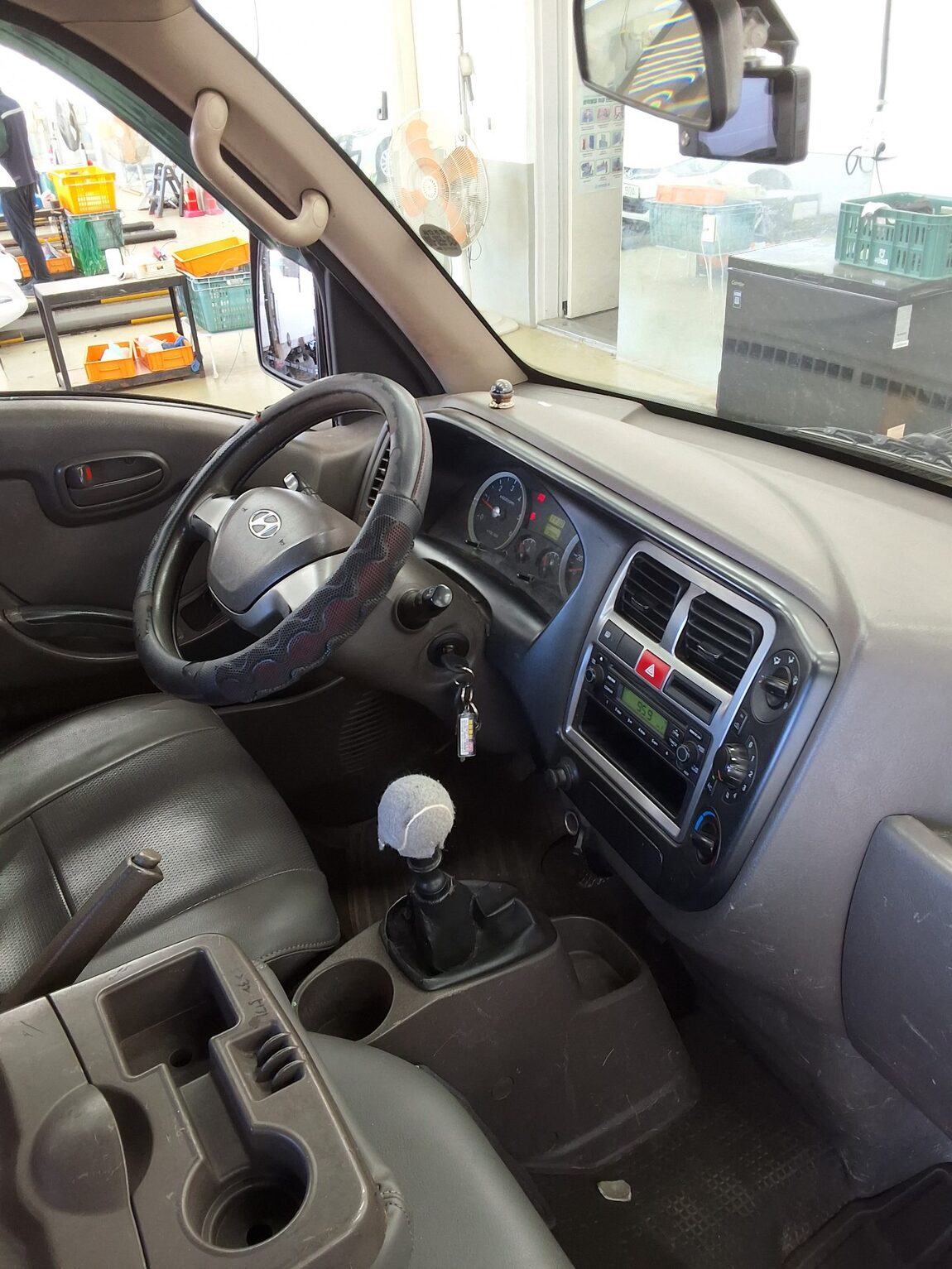 HYUNDAI PORTER II CRDi SUPER CAB EXTRA LONG WHEELBASE PLUS 2014 - zdjęcie 11