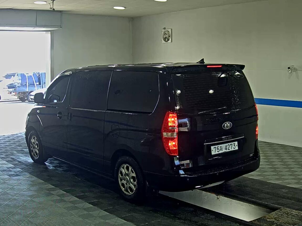 HYUNDAI GRAND STAREX 11-SEATER DIESEL CVX PREMIER 2013 - zdjęcie 6