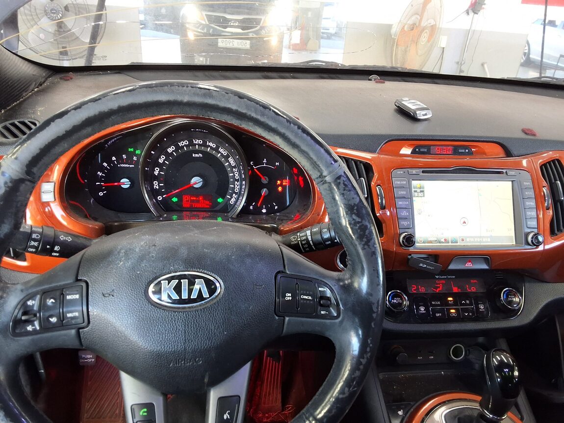 KIA THE NEW SPORTAGE R DIESEL R2.0 2WD TRENDY 2014 - zdjęcie 17