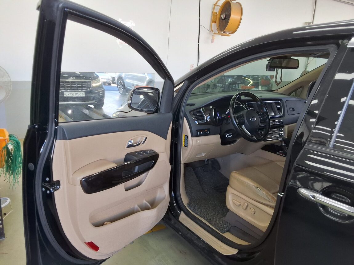 KIA THE NEW CARNIVAL 9-SEATER DIESEL NOBLESSE SPECIAL 2020 - zdjęcie 10