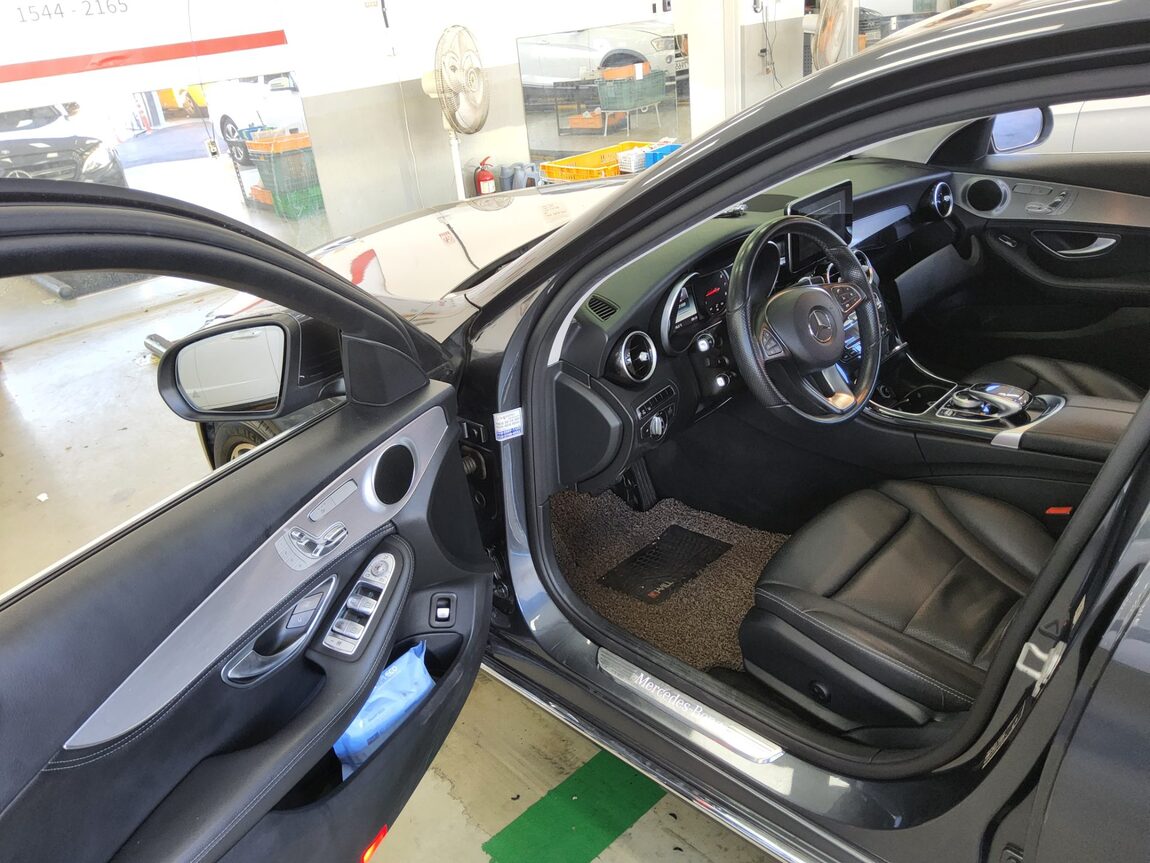MERCEDES-BENZ C-CLASS (4TH GEN) C200 AVANTGARDE 2015 - zdjęcie 10