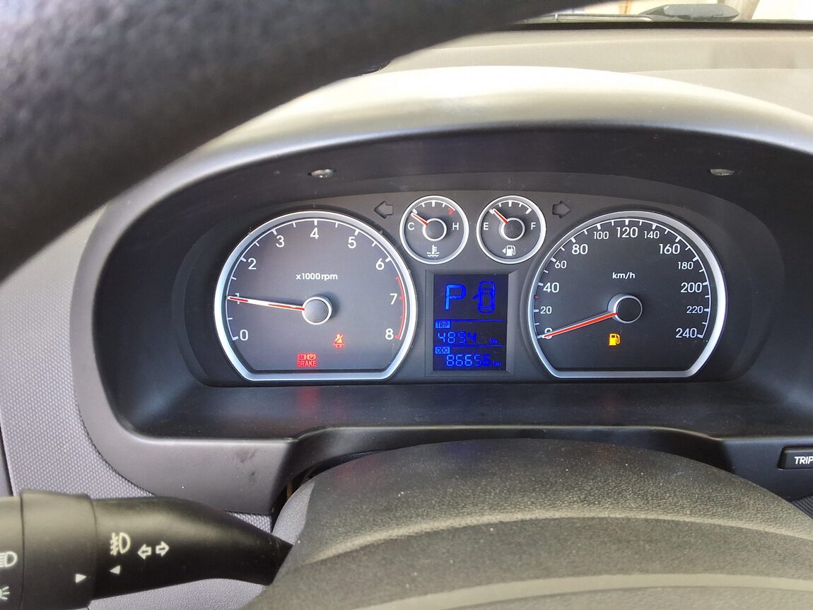 HYUNDAI i30 1.6 VVT DELUXE 2009 - zdjęcie 9