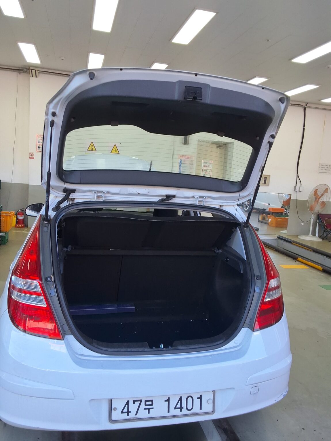 HYUNDAI i30 1.6 VVT DELUXE 2009 - zdjęcie 15