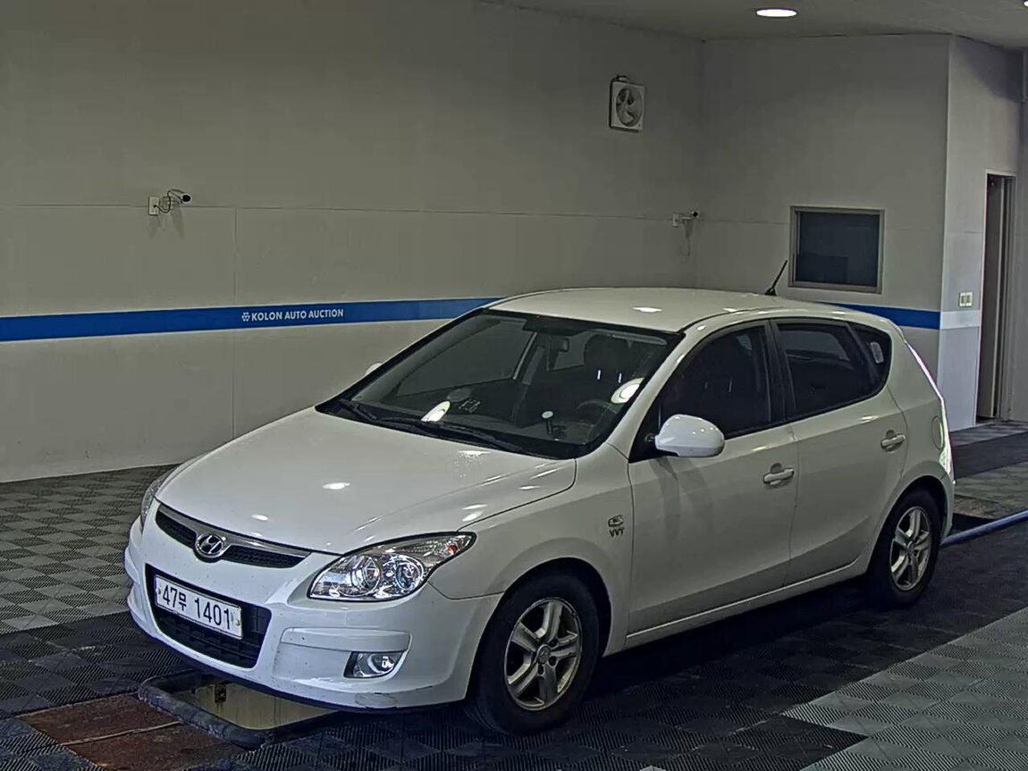 HYUNDAI i30 1.6 VVT DELUXE 2009 - zdjęcie 2