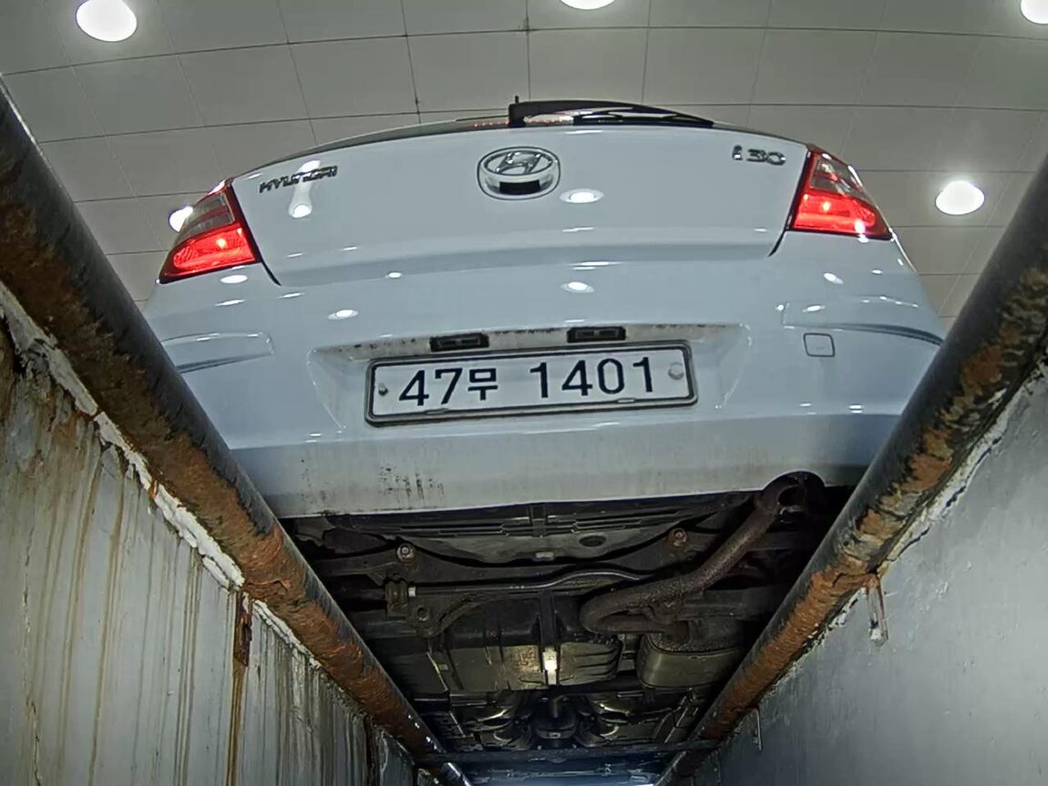 HYUNDAI i30 1.6 VVT DELUXE 2009 - zdjęcie 8