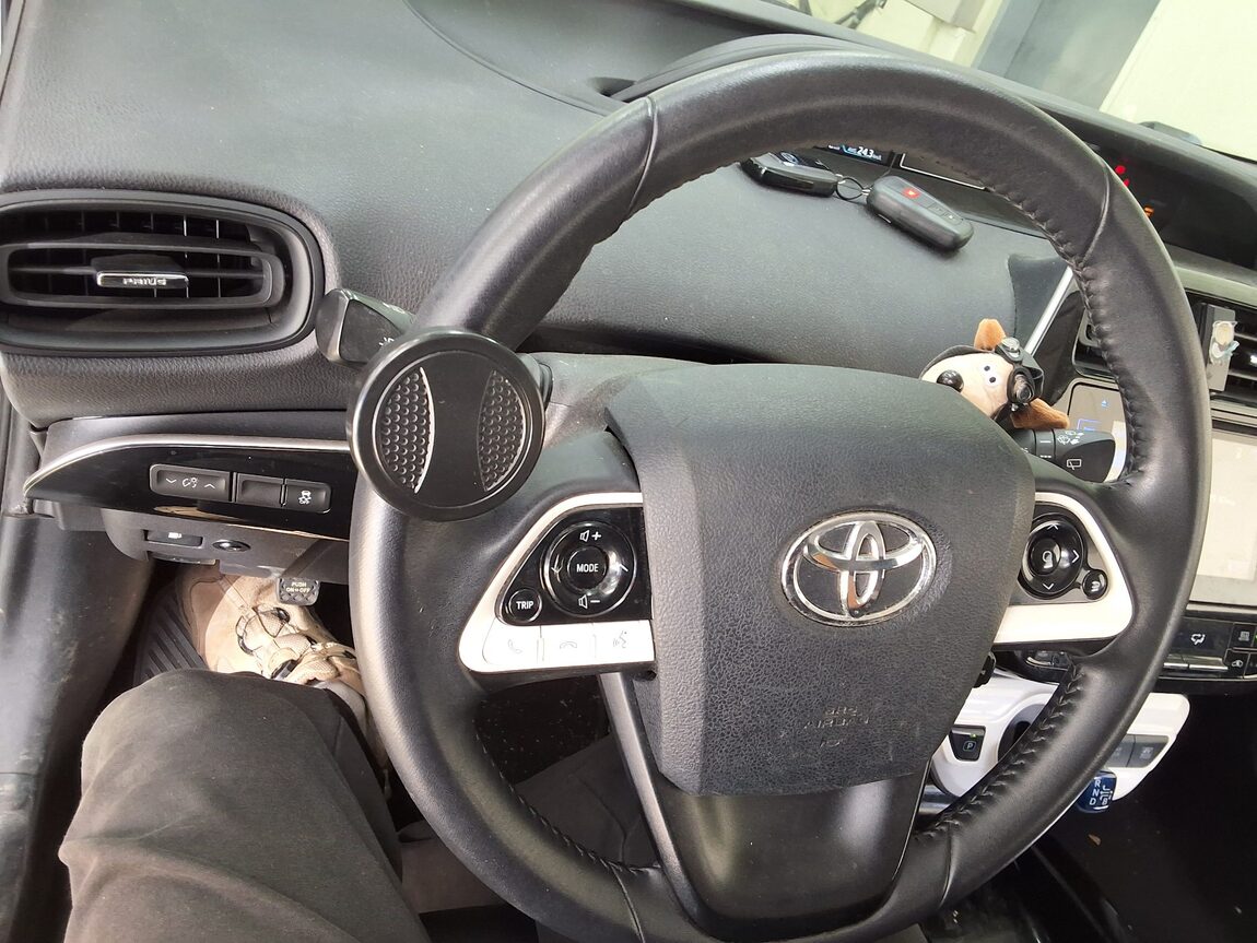 TOYOTA PRIUS (4TH GEN) 1.8 E 2018 - zdjęcie 22